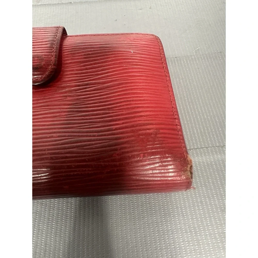 LOUIS VUITTON Epi Agenda Red LV Auth - Picture 4 of 16